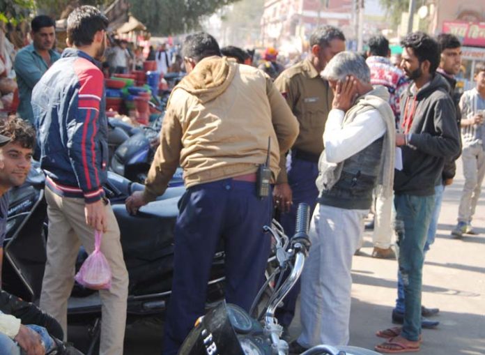 यातायात पुलिस