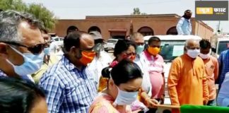 MLA Siddhikumari showed the flag, vehicles left for rationing in wards