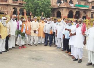 Gehlot government preparing to end grant of cowsheds, angry Go devotees