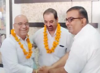 Bar Association elections: Candidate Kamalnarayan Purohit continues to get support