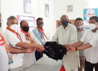 Seth Chhaganmal Jamunadevi Daga Charitable Trust distributed masks