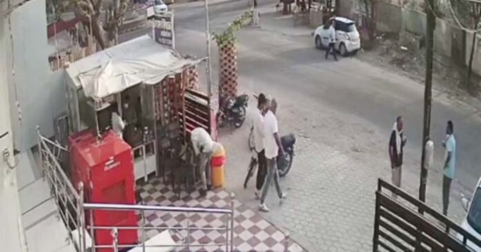 Remadecivir injection black marketing: Police seen taking video of the accused in a video on social media