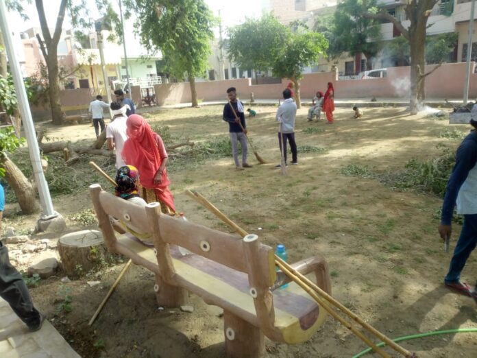 Dotasara fulfills the promise - hammock in the park