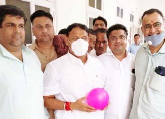 Party workers met Gopalan Minister under the leadership of Congress City President