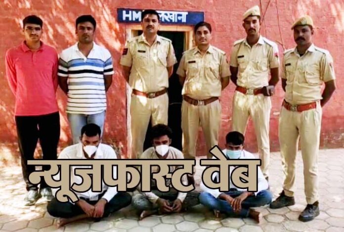 Large number of intoxicating tablets recovered, three arrested