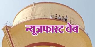 If the salary is not received for six months, then contract workers climbed the tank, watch video ...