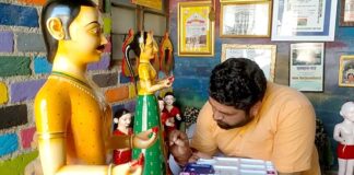 Ramkumar is giving different identity to Gangaur idols with golden pen, watch video...