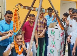 Supporters weighed RLPA candidate with jaggery and gave immense love