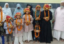 Muslim families performed Kanya Pujan, covered their daughters with mother's dupatta