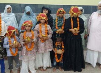 Muslim families performed Kanya Pujan, covered their daughters with mother's dupatta