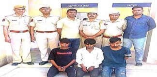 Gang that snatched purses and mobiles busted, three arrested