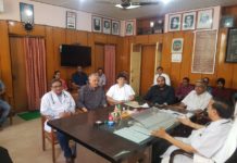 बीकानेर : एसपीएमसी प्राचार्य से वार्ता के बाद रेजिडेंट्स की हड़ताल स्थगित, भाजपा नेता विजयमोहन जोशी ने की मध्यस्थता, रेजिडेंट एसोसिएशन के अध्यक्ष विजय पूनिया रहे मौजूद, कल से कार्य बहिष्कार पर थे रेजिडेंट्स।