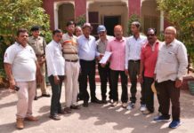 एलिवेटेड रोड के समर्थन में कलक्टर का सम्मान