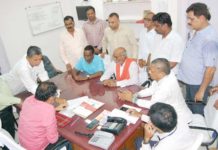 सार्वजनिक हुई उद्योगपतियों की आपसी कलह सार्वजनिक