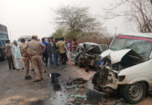 एम्बूलेंस-कार की भिड़न्त