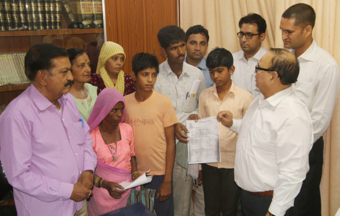 (child labour) (child labour)