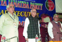 तब अड़े आडवाणी आज हाथ मलते खड़े हैं