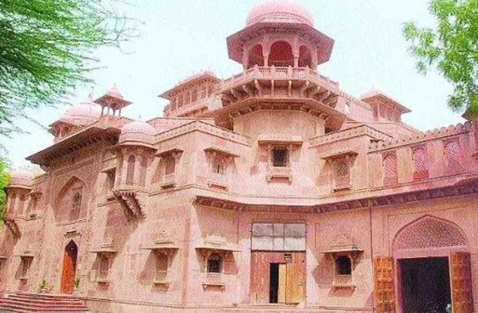 चयनित शिक्षकों चयनित शिक्षकों