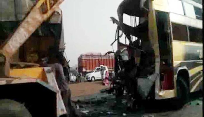 निजी बस चालक