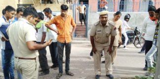 अज्ञात शख्स का शव