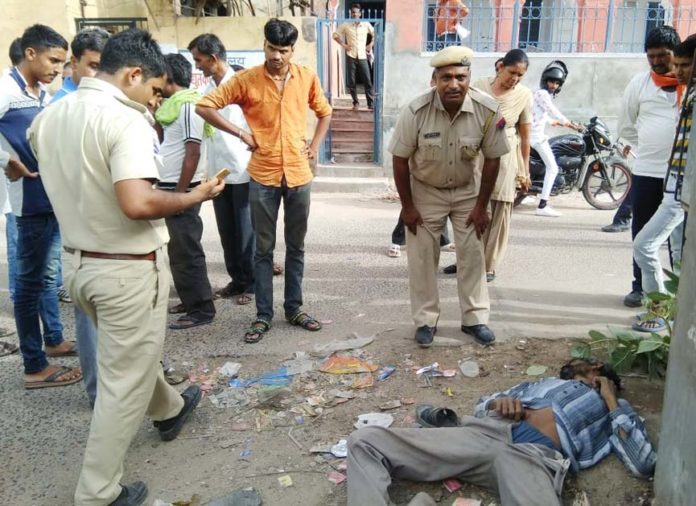 अज्ञात शख्स का शव अज्ञात शख्स का शव