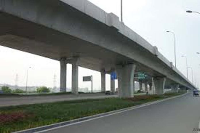 एलिवेटेड रोड