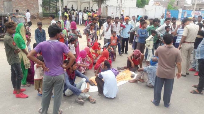 पिकअप की टक्कर पिकअप की टक्कर