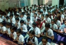 स्वच्छता के प्रति अपने संकोच को जिम्मेवारी में बदलना होगा