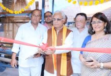 विश्नोई : खादी पर आए संकट को दूर करना सामुहिक जिम्मेदारी खादी