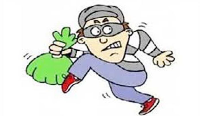 रुपयों से भरा थैला रुपयों से भरा थैला