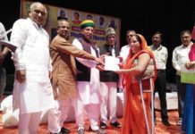 सफाईकर्मी भर्ती : नवनियुक्त कर्मचारियों को दिए नियुक्ति पत्र सफाईकर्मी भर्ती