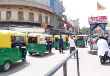 ट्रेफिक पॉइन्ट से गायब रहते हैं पुलिसकर्मी