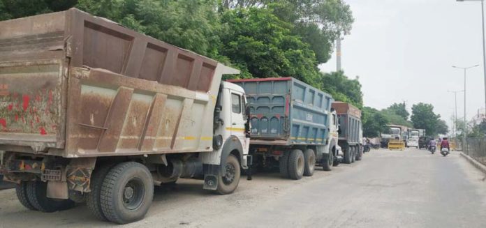 अवैध बजरी खनन