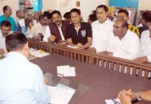 दो प्रत्याशियों ने दोनों क्षेत्रों से भरे पर्चे दो प्रत्याशियों