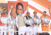 कांग्रेस सिर्फ भड़काने का काम करती है : मोदी मोदी