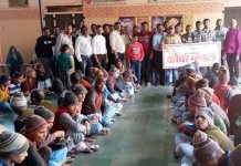 अपना घर आश्रम में बांट दिए गजक, दूध और तकिए …देखें वीडियो