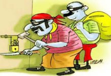 चोर हुए चौकन्ने, घर में किया हाथ साफ, चुरा लिए गहने