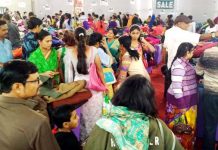 ग्राहकों की मांग, रेडीमेड कपड़ों की सेल अब 5 अप्रेल तक