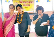 ‘जीना इसी का नाम’ पर झूमे अपनाघर वासी