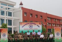 बीएसएफ अधिकारियों और भारतीय सेना के पूर्व सैनिकों का सम्मान