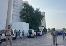 जिला पुलिस का एरिया डॉमिनेशन अभियान, एक इनामी और एक हिस्ट्रीशीटर गिरफ्तार