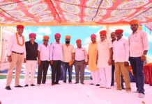 शोभासर स्थित समीक्षा मार्केट में प्रबुद्धजनों का सम्मान