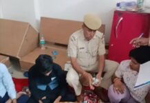 मंगलम सिटी के फ्लैट में जुआ खेलते 6 गिरफ्तार, एक एनडीपीएस me