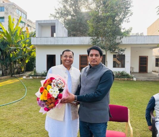 समाजसेवी रामेश्वरलाल बिश्नोई ने सचिवालय में की प्रशासनिक अधिकारियों से भेंट